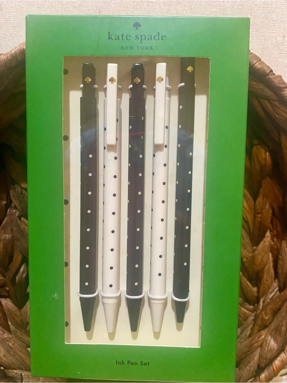 kate spade Black & White Polka Dot Pen Set with Green Packaging